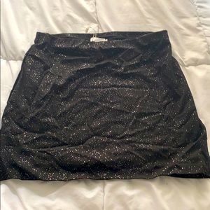 Meshki Miniskirt Black w/Silver Sparkle L. NWT